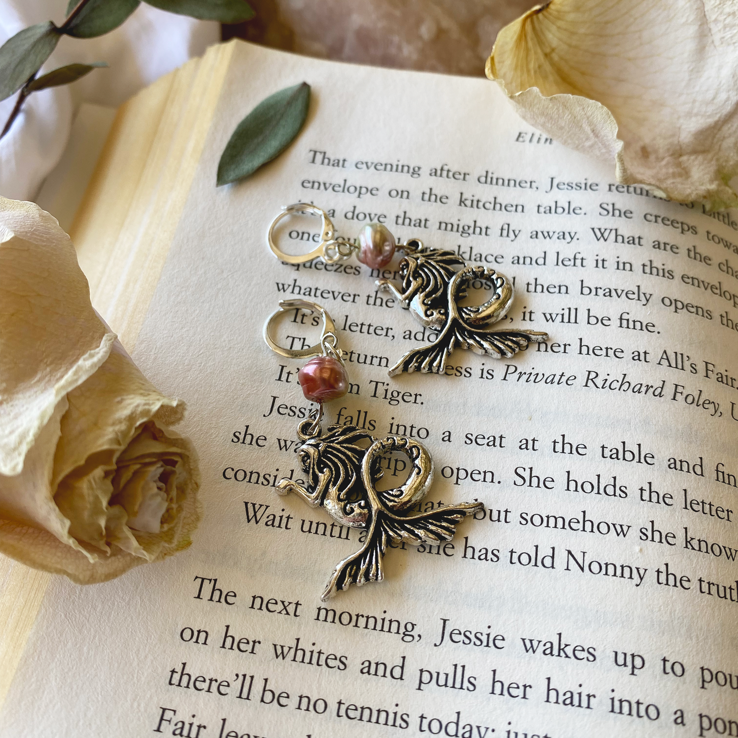 pink pearl mermaid - earrings